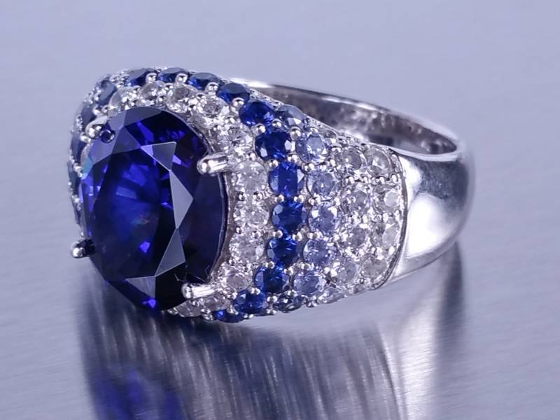 lot 46 image: 8ct Tanzanite Estate Ring