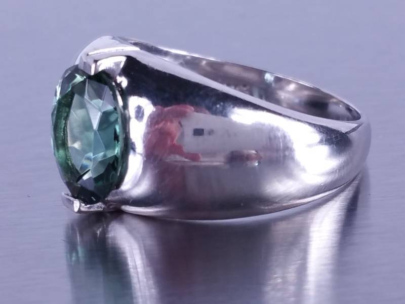 lot 51 image: Green Tourmaline Estate Ring in Sterling Silver