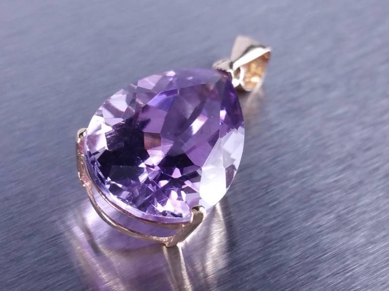 lot 61 image: Amethyst Pendant in 14k Gold