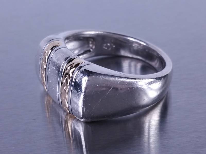 lot 70 image: Mens Designer Ring