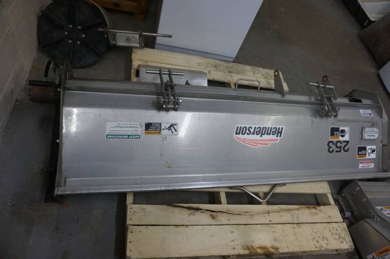 Henderson Model 96X6XDDX304SS Stainless Steel Tail Gate Salt Spreader