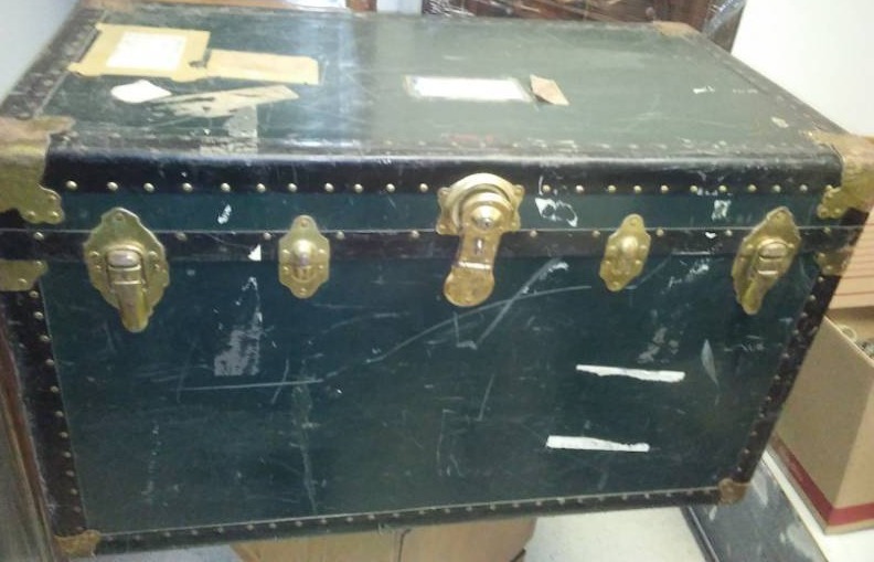 lot 1 image: Taylor steamer trunk vulcanized.