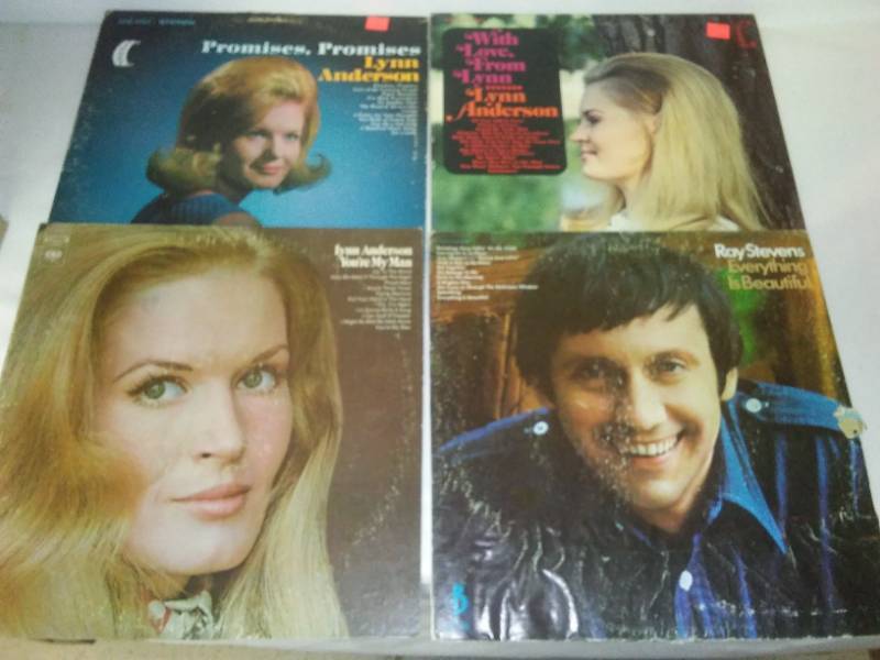 lot 19 image: 30  12 inch vinyl LP albums.