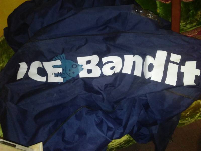 lot 31 image: Ice Bandit portable Fish House. Never used -