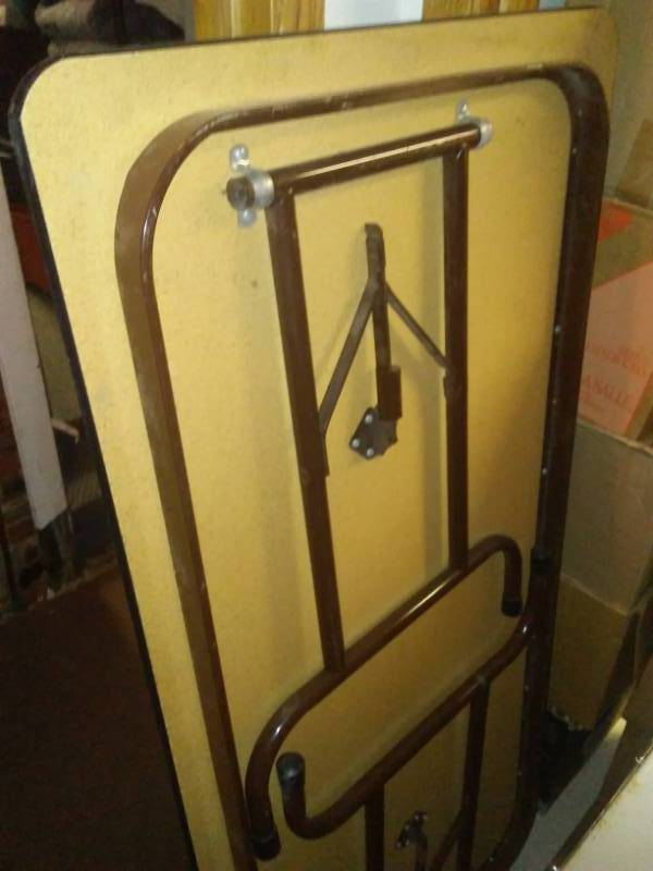 lot 34 image: 5 foot folding table, heavy duty, strong