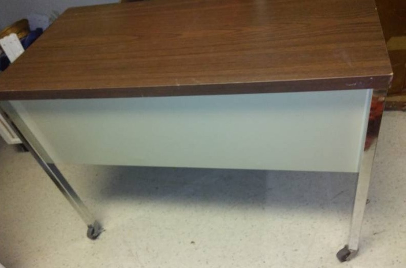 lot 96 image: Metal rolling office desk, cart, organizer.