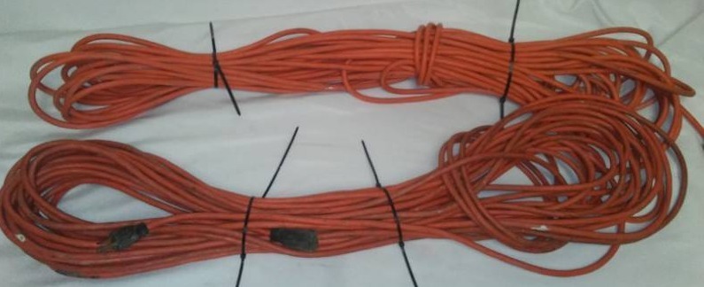 lot 103 image: 2 100 foot 14 - 2 extension cords