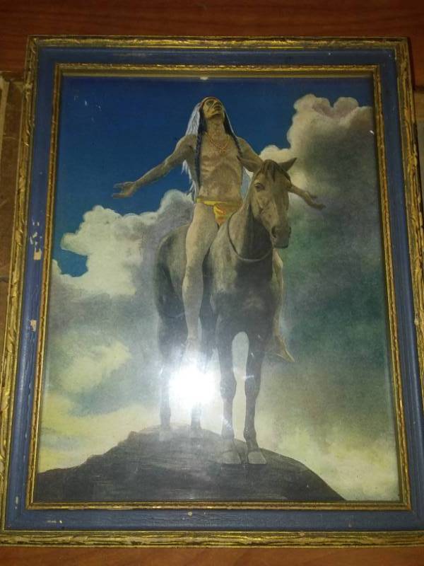 lot 124 image: Vintage frames horse themed
