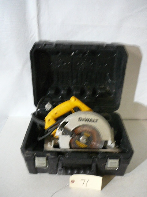 Dewalt 7 14 Circular Saw with case & blades