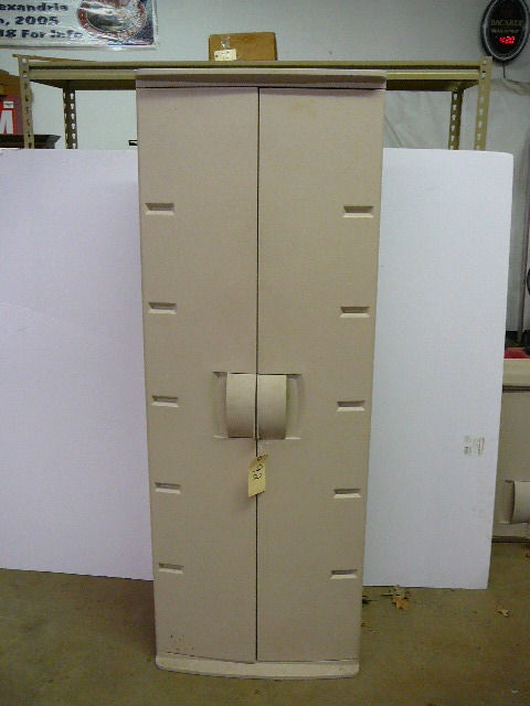 Rubbermaid Plastic FloorCabinet