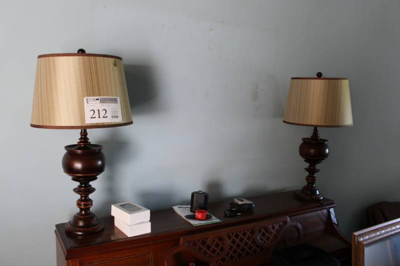 lot 212 image: Lot of (2) Wood Table Lamps w Tan Shades