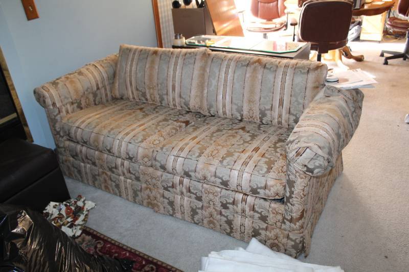 lot 153 image: Living Room Couch