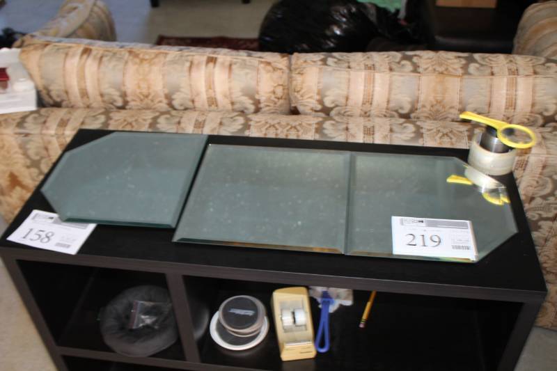 lot 219 image: 3-Piece Table Top Mirrors