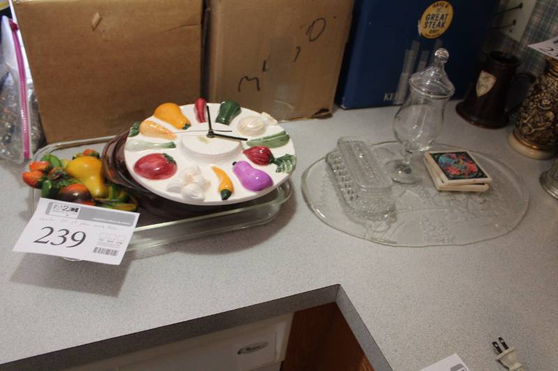 lot 239 image: Glass Serving Trays