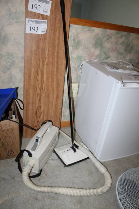 lot 192 image: Oreck XL Canister Vacuum, Floor Sweeper