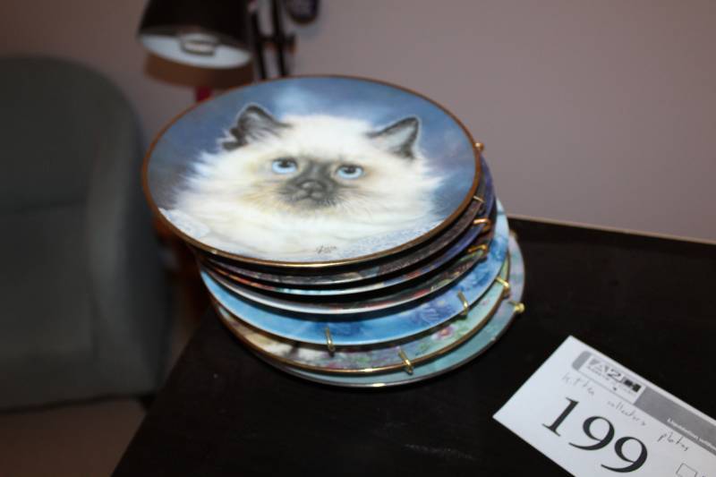 lot 199 image: Kitten Collectors Plates