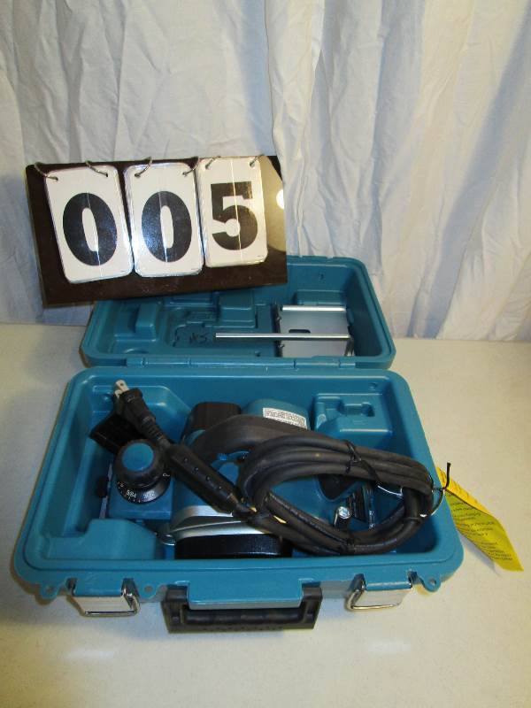 Makita 3-14  Planer