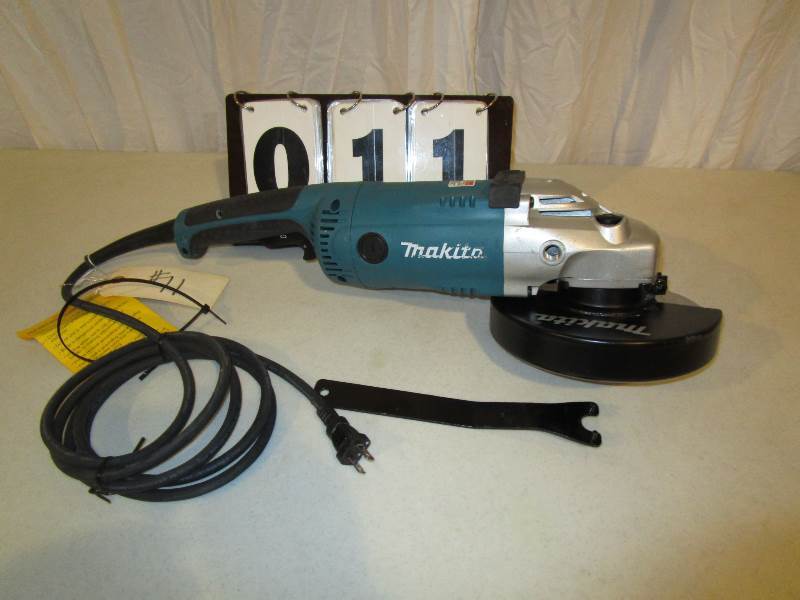 Makita 7 Angle Grinder