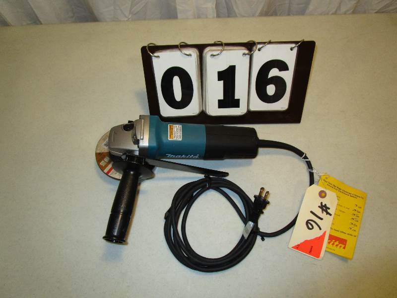 Makita 4-12 Angle Grinder