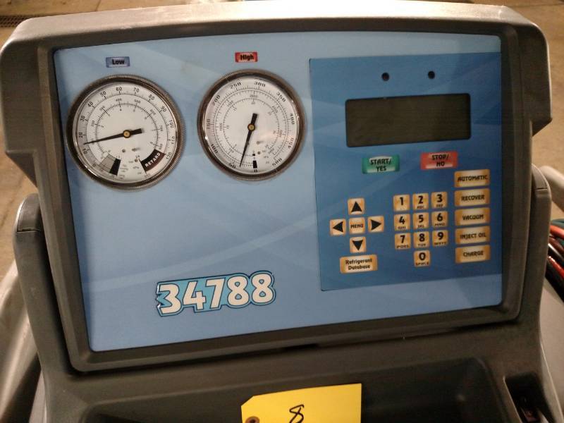 lot 8 image: Robinair Model 34788 Refrigerant Re...