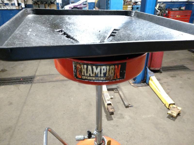 lot 14 image: Oil Drain Tank with Air Evacuator...
