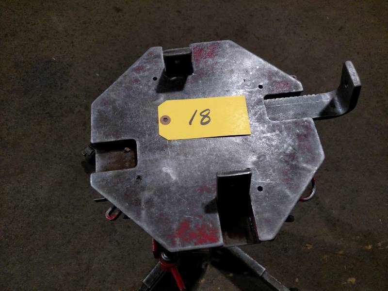 lot 18 image: Gray HTJ-1000 Hi-Rise Transmission ...