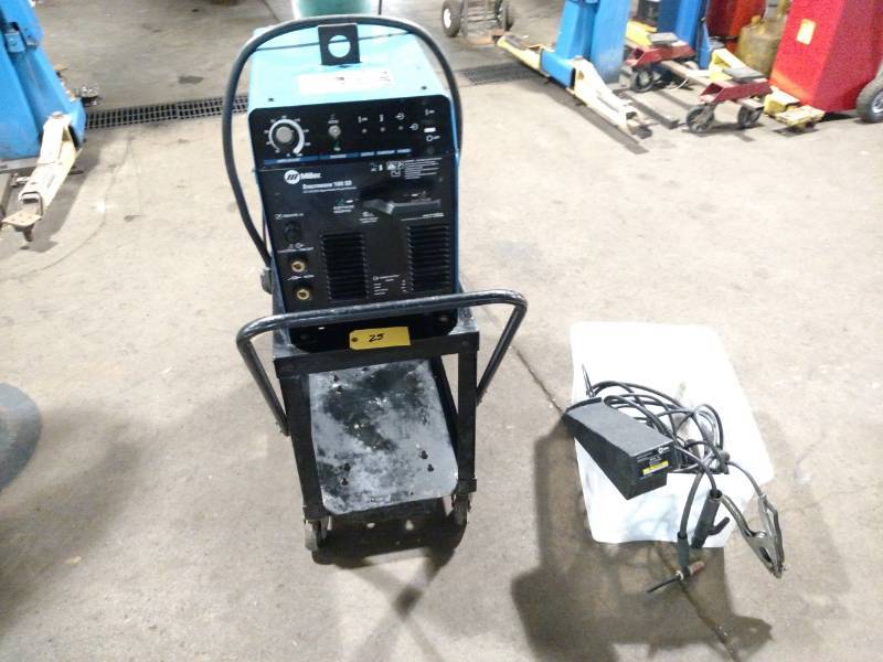 lot 25 image: Miller Syncrowave 180 SD Heli-Arc W...