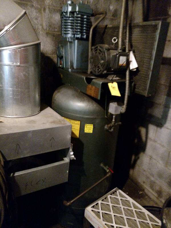 lot 31 image: Challenge Air Air Compressor, 5 hp,...