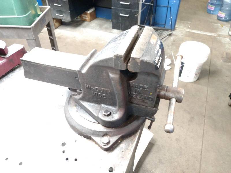 lot 104 image: Paramo 6 Swivel Bench Vise...