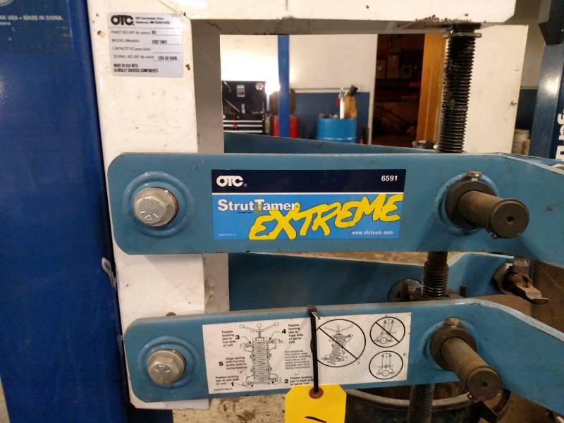 lot 108 image: OTC Strut Tamer Strut Compressor...