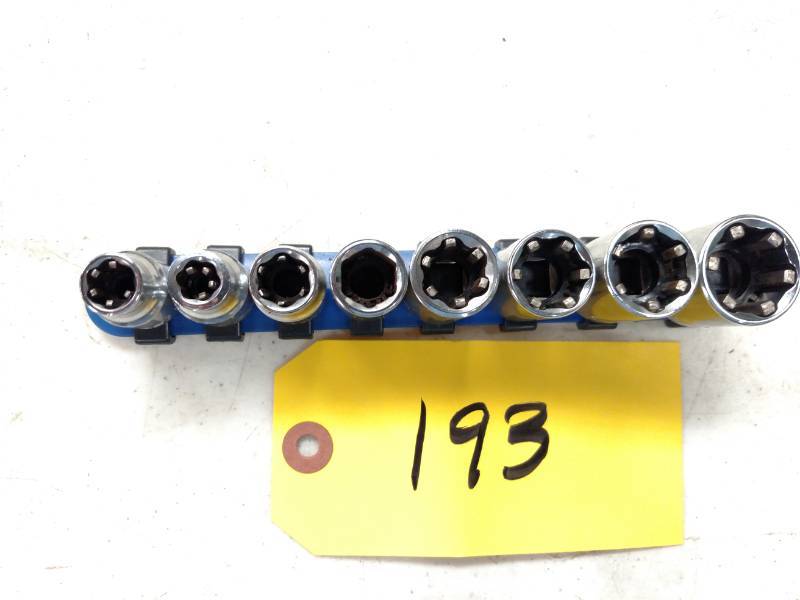 lot 193 image: Duralast Broken Bolt Remover...