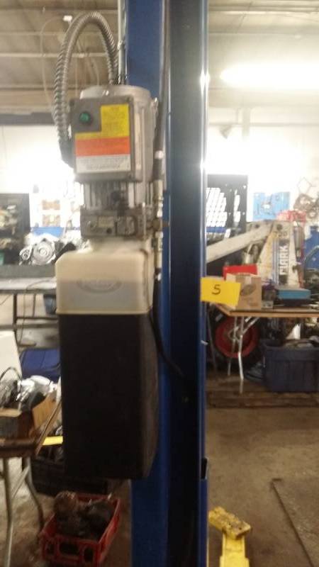 lot 5 image: Rotary Lift 2 Post Hoist, 9,000 lb....