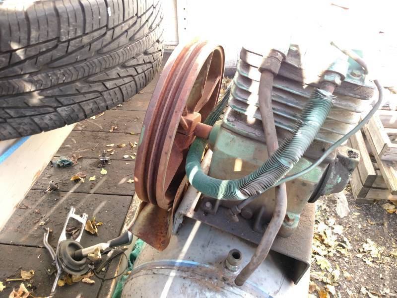 lot 224 image: C-Aire Air Compressor & Tank, Worke...