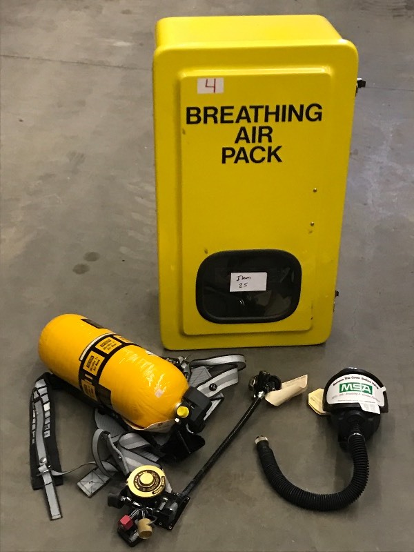 lot 4 image: MSA Ultralite Air Mask Breathing System With Enclosed Rack