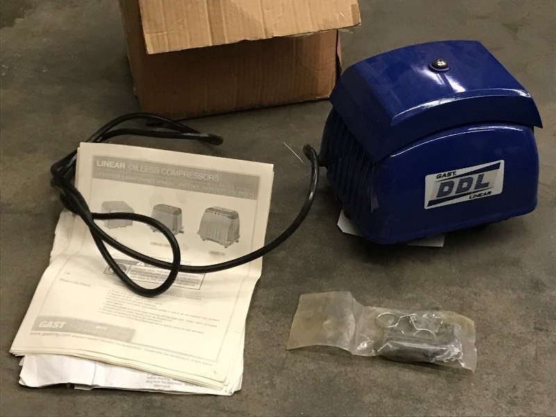 lot 12 image: Gast Electric Compressor
