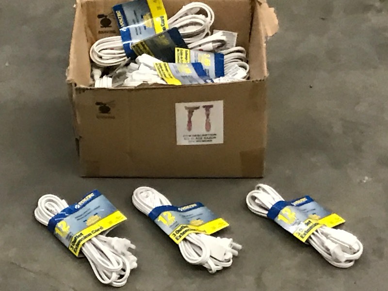 lot 32 image: (18) 15ft Extension Cords