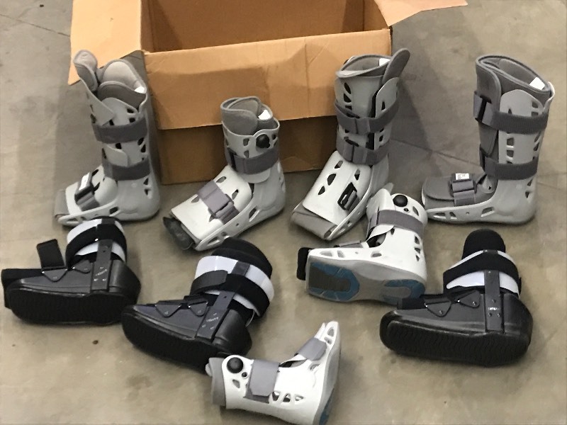 lot 37 image: Box Of (9) Aircast Boots