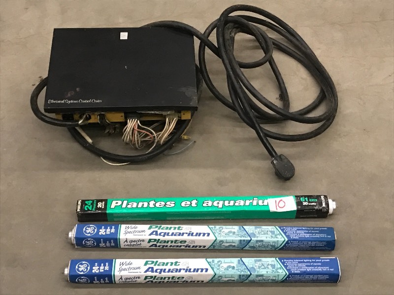 lot 10 image: Lot Of (3) Plant & Aquarium 24 Fl...