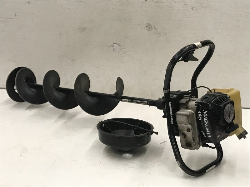 lot 13 image: StrikeMaster Magnum-III Ice Auger, ...