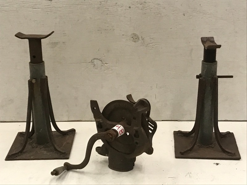 lot 48 image: Lot Of (2) Heavy Duty Steel Camper...