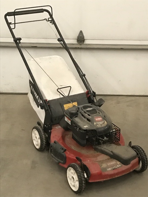 lot 65 image: Toro 21 Self-Propelled Lawn Mower ...