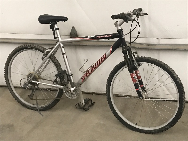 lot 64 image: Specialized Hard Rock Sport 15-Spee...