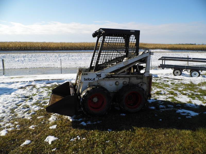 lot 2 image: 610 Bobcat