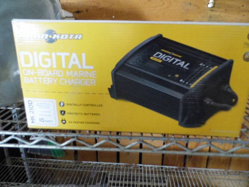 lot 18 image: New MinnKota Digital Battery Charger