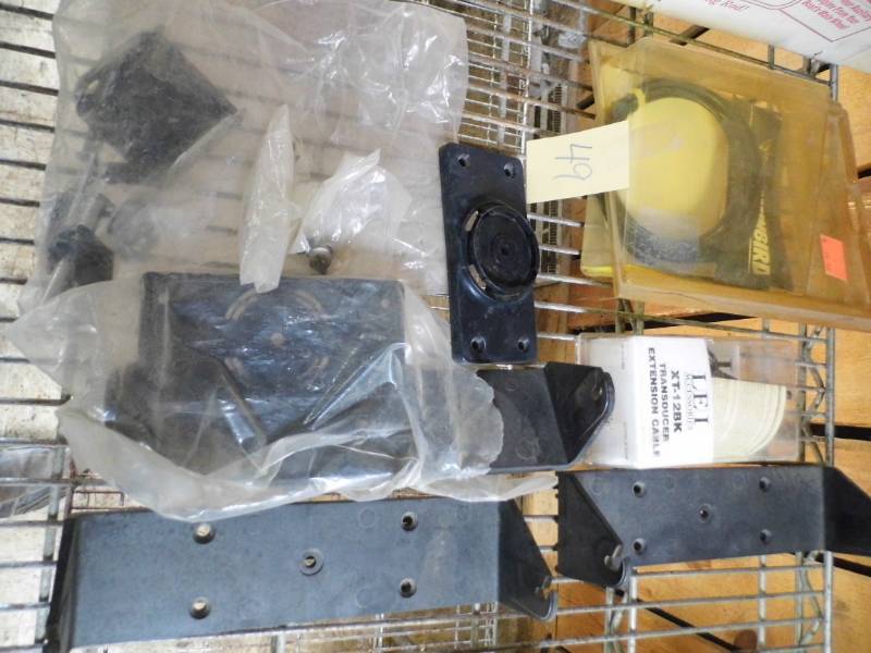 lot 49 image: Depth Finder Parts - Mounts