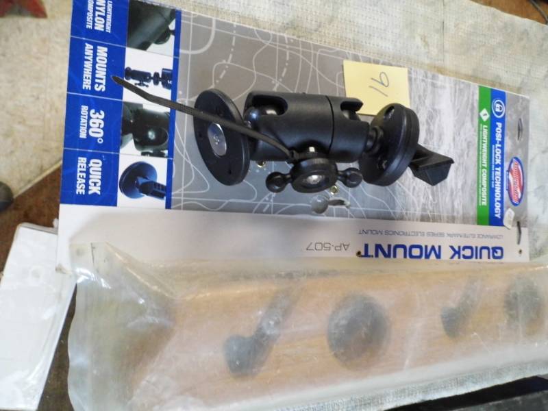 lot 91 image: Quickmount Electric Mount Holder