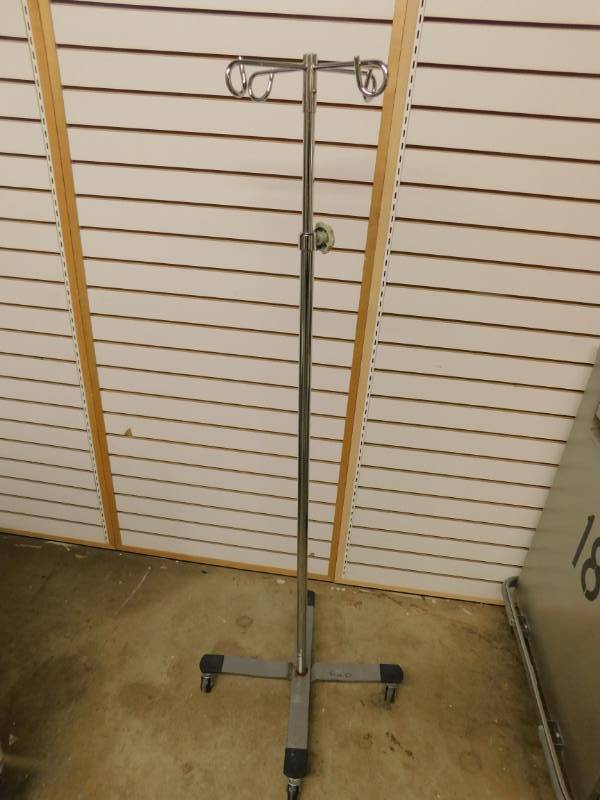 Economy X-Base 4 Hook IV Stand