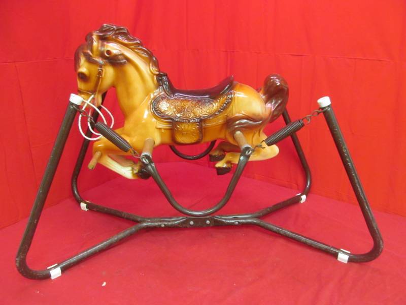 lot 6 image: Wonder Horse