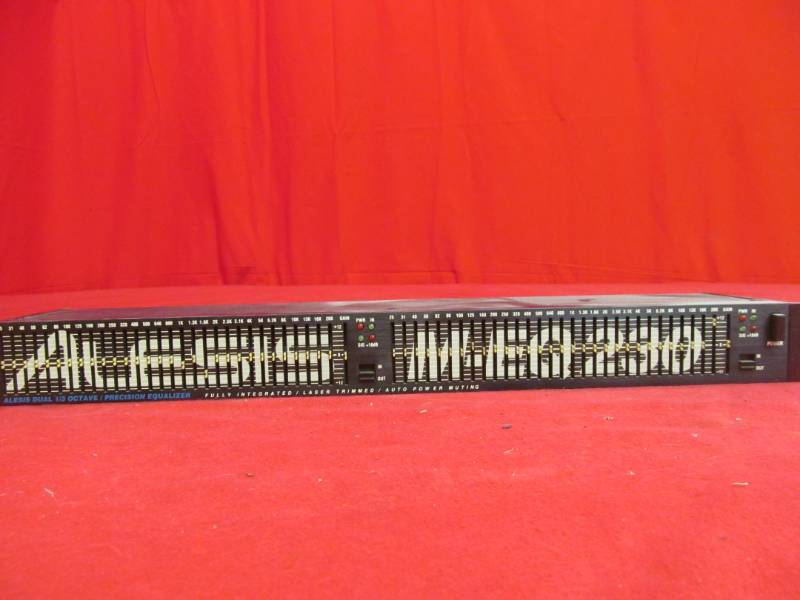 lot 12 image: Alesis Dual 13 OctavePrecision equalizer gully integrated, Laser trimmed, auto power muting, model M-EQ230