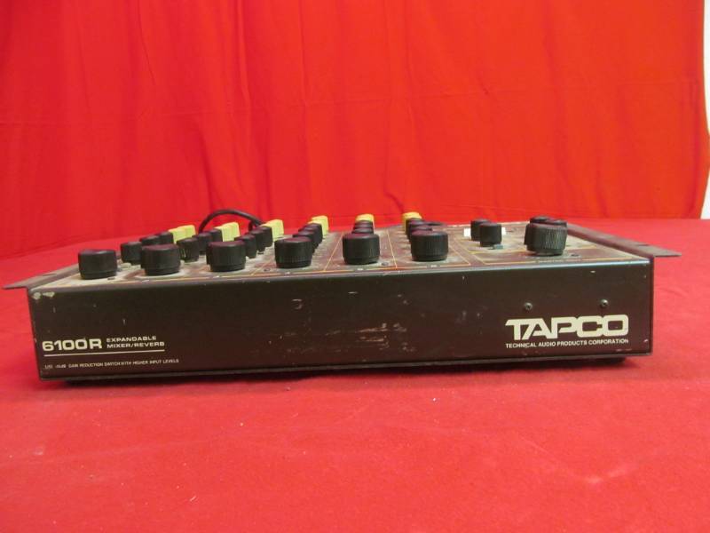 lot 22 image: Tapco 6100R expandable mixerreverb